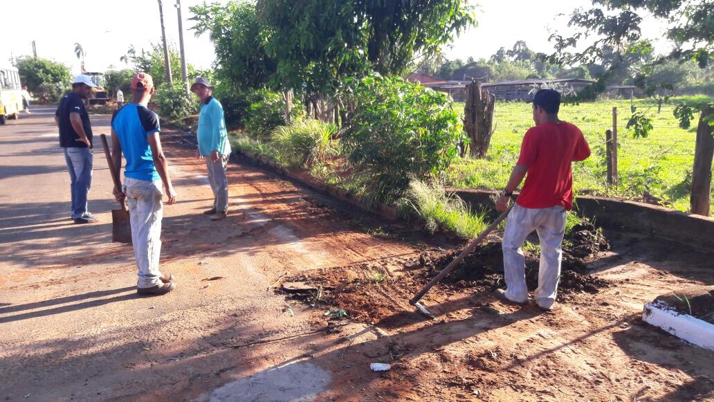 Limpeza no bairro Vicente Filié