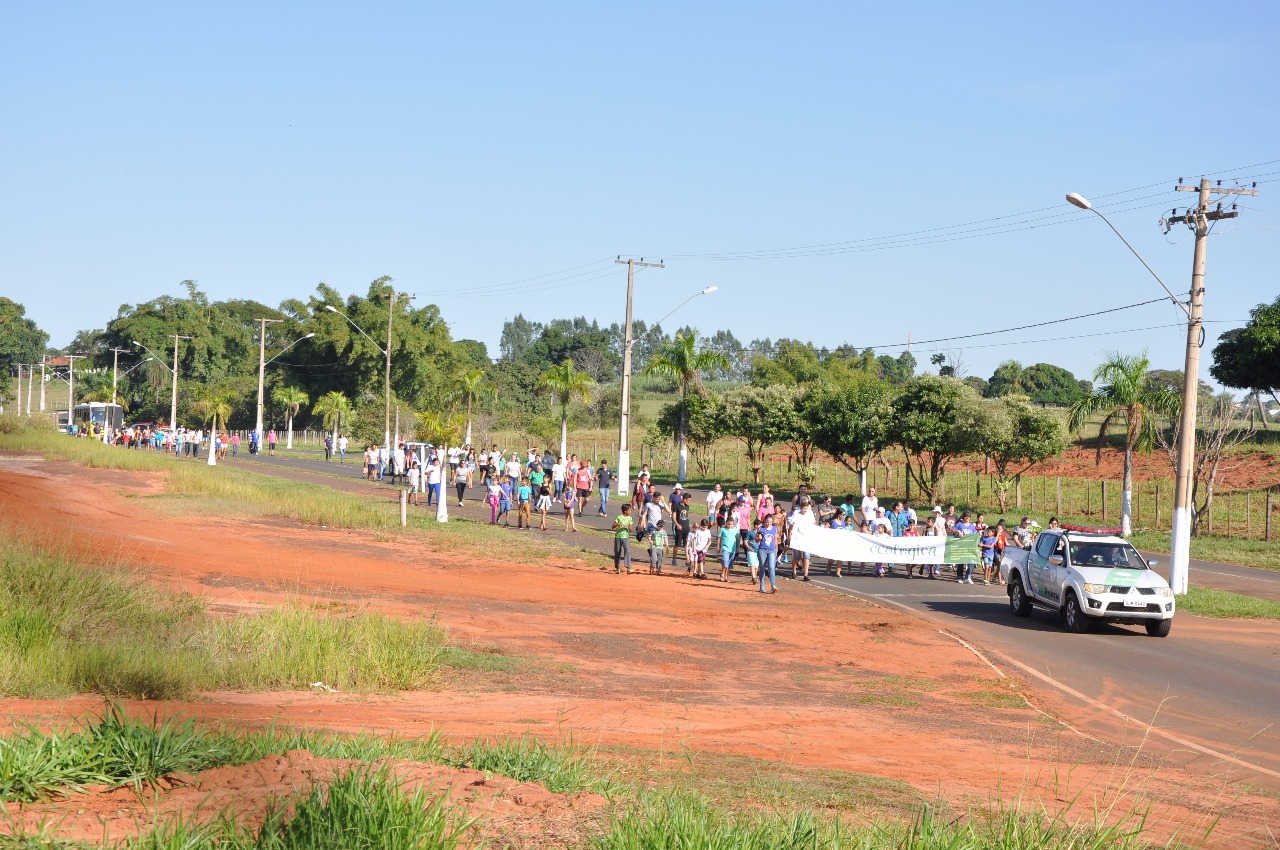  Urânia tem Caminhada Ecológica e plantio de 200 mudas de árvores