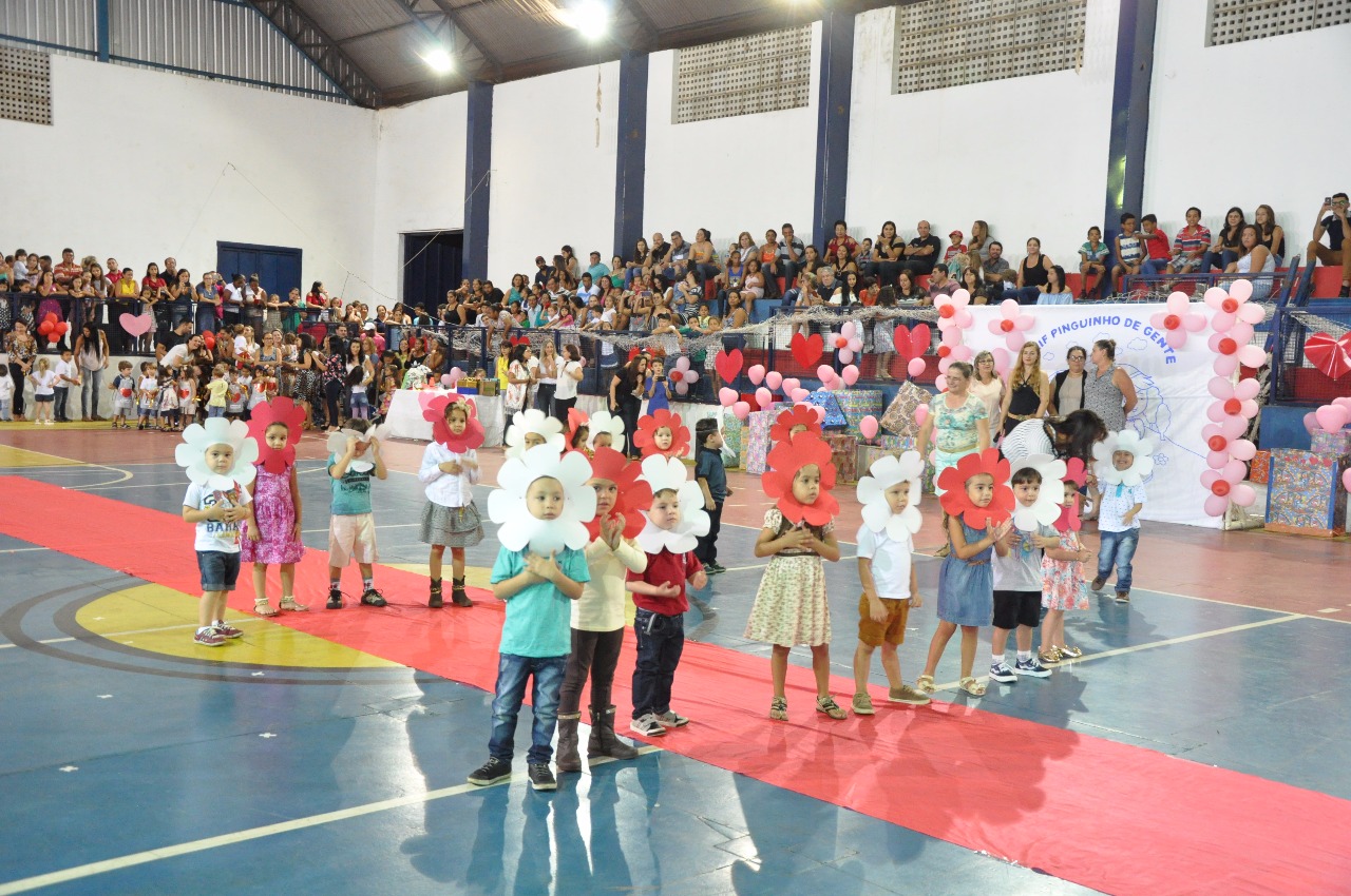 Dia das Mães é comemorado nas escolas municipais