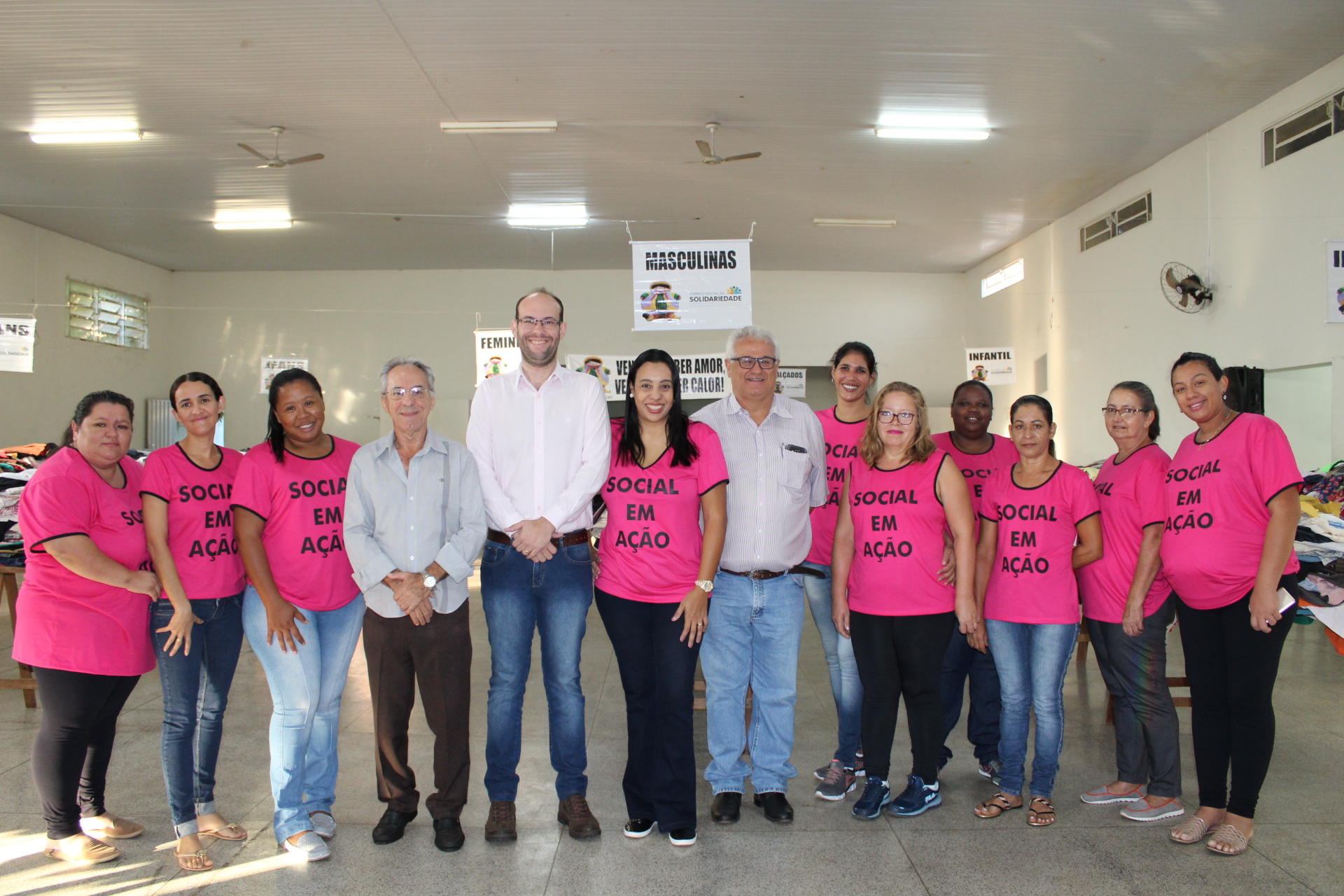 Campanha do Agasalho 2018 distribui roupas à população