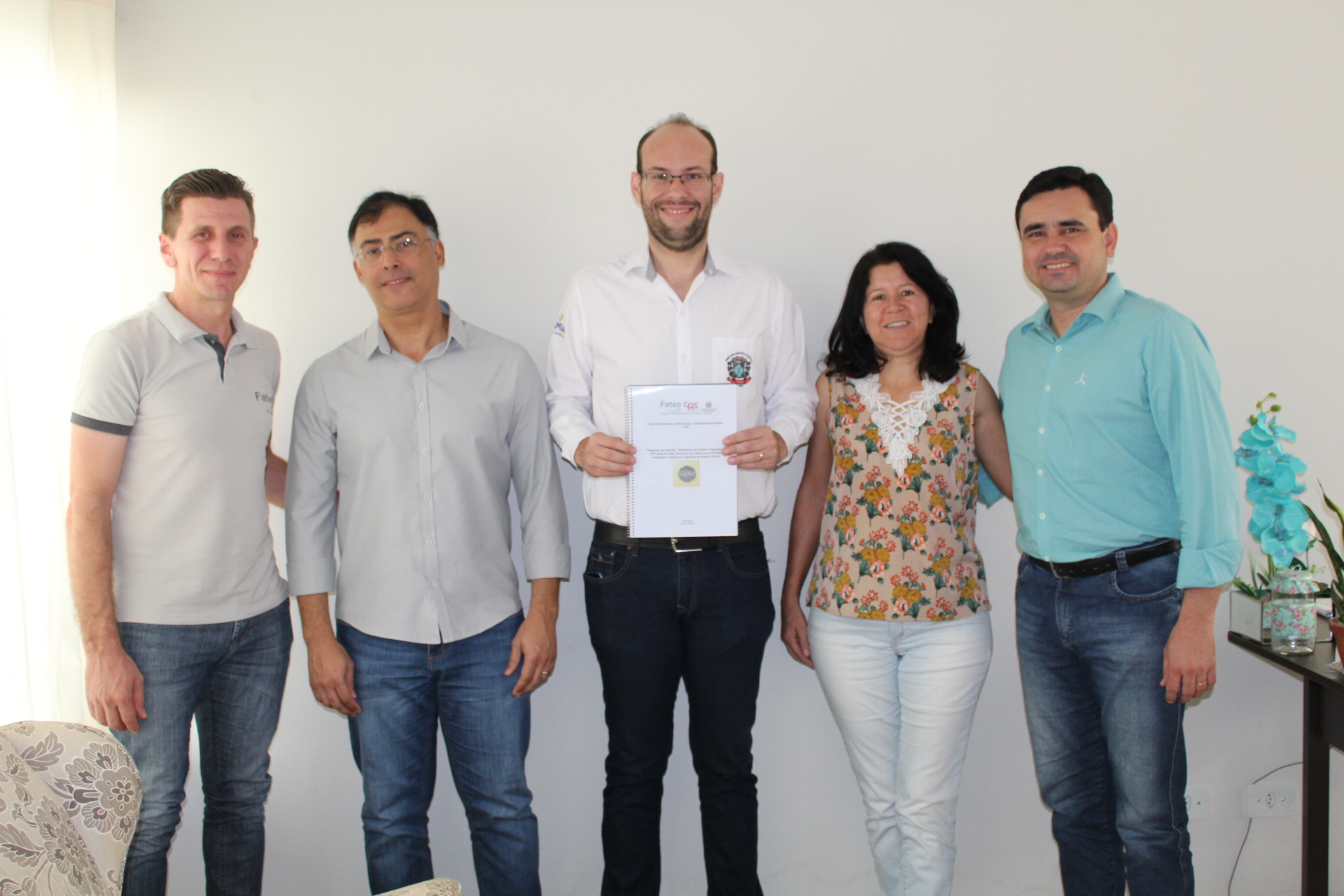Fatec Jales entrega relatório de pesquisa realizada durante a 28ª Festa do Peão de Urânia