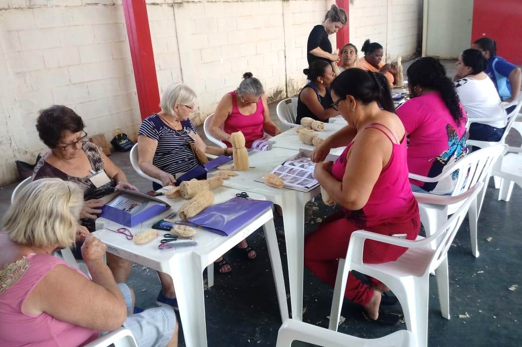 Curso de confecção de artefatos para datas comemorativas