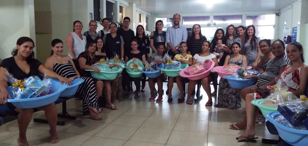 Saúde finaliza primeiro curso do ano para gestantes com entrega de kits para os bebês