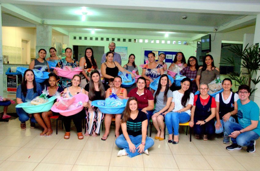  Secretaria Municipal de Saúde e NASF encerram mais um grupo de gestante