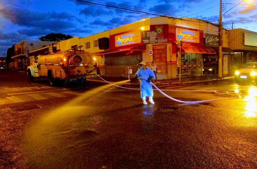  Sabesp e Prefeitura higienizam centro da cidade