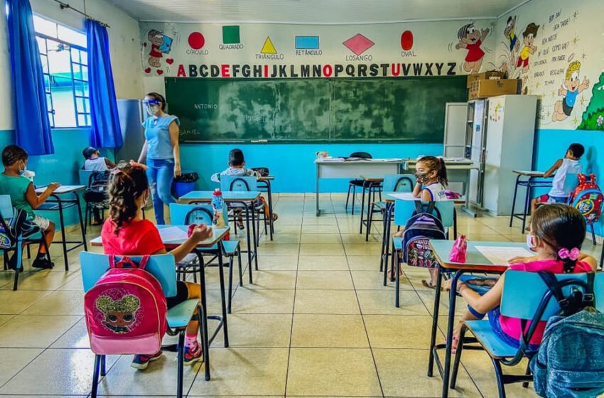 VOLTA ÀS AULAS