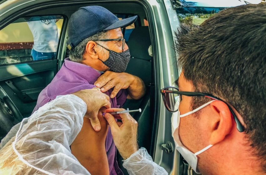  Urânia tem vacinação da gripe no sistema ‘drive-thru’