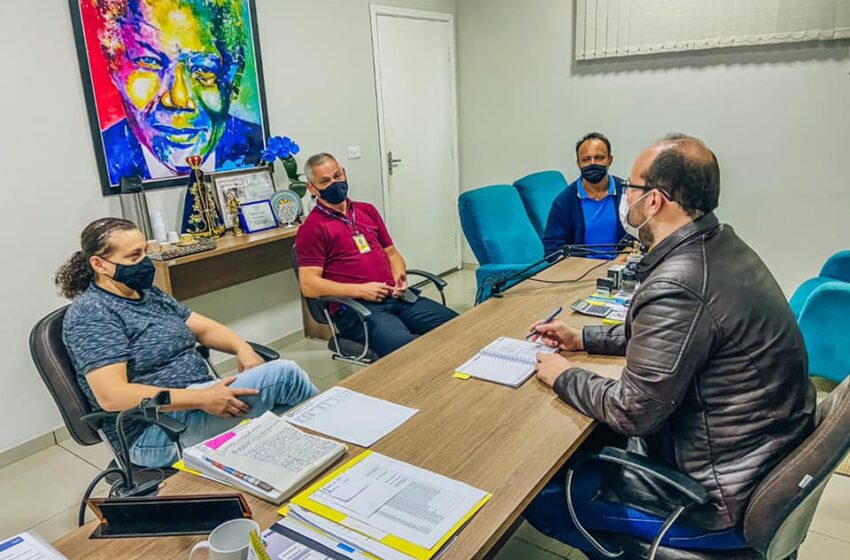 Administração Municipal se reúne com representantes dos Correios em Urânia