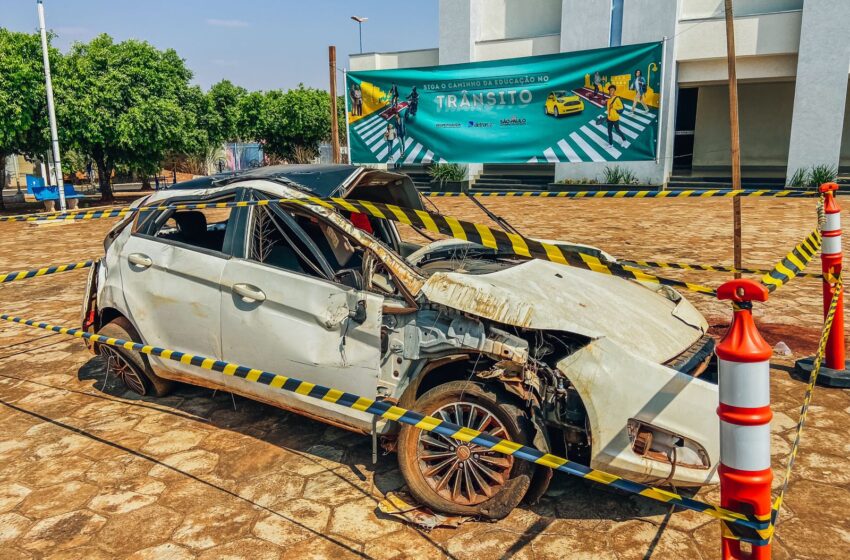  Semana Nacional de Trânsito e Mobilidade conta com exposição de veículo acidentado em Urânia