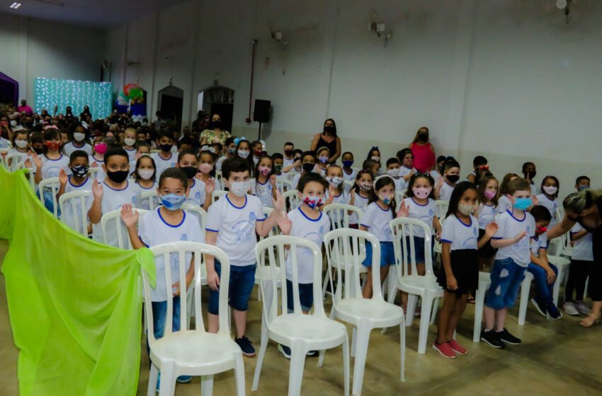 Mais de 80 alunos da rede municipal de ensino concluem educação infantil em Urânia