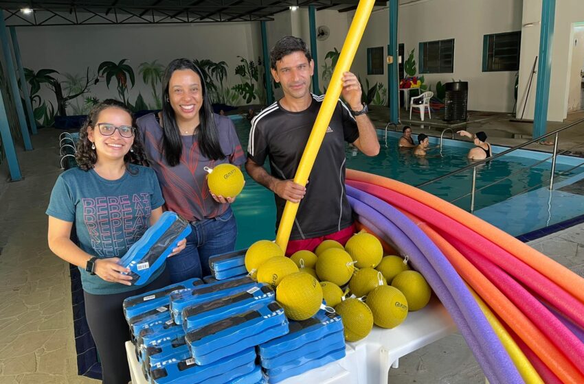  Fundo Social de Urânia adquiri novos acessórios de hidroginástica para o projeto ‘Melhor Idade em Ação’