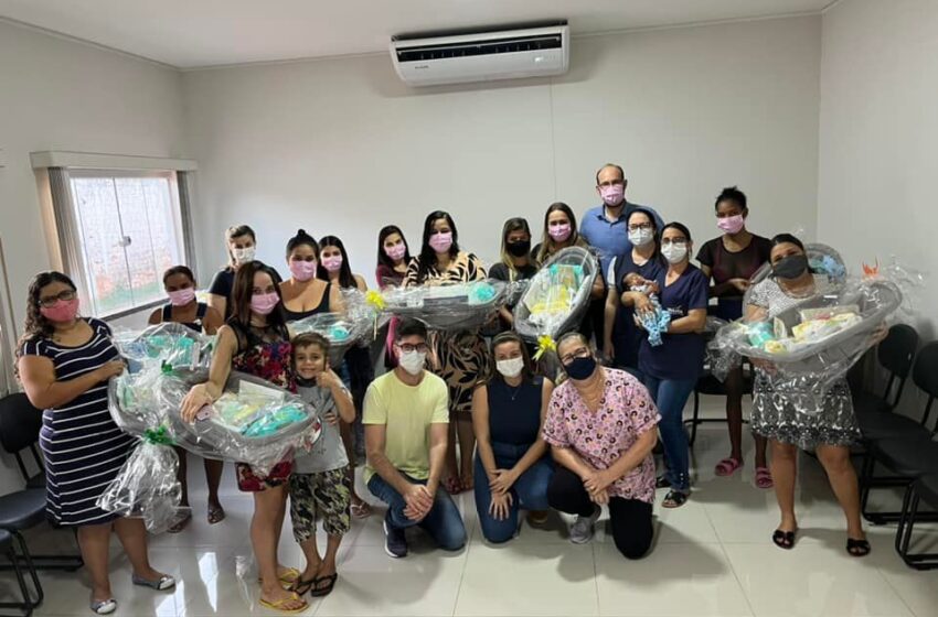 Secretaria de Saúde de Urânia encerra mais um curso de gestantes com entrega de kits maternidade