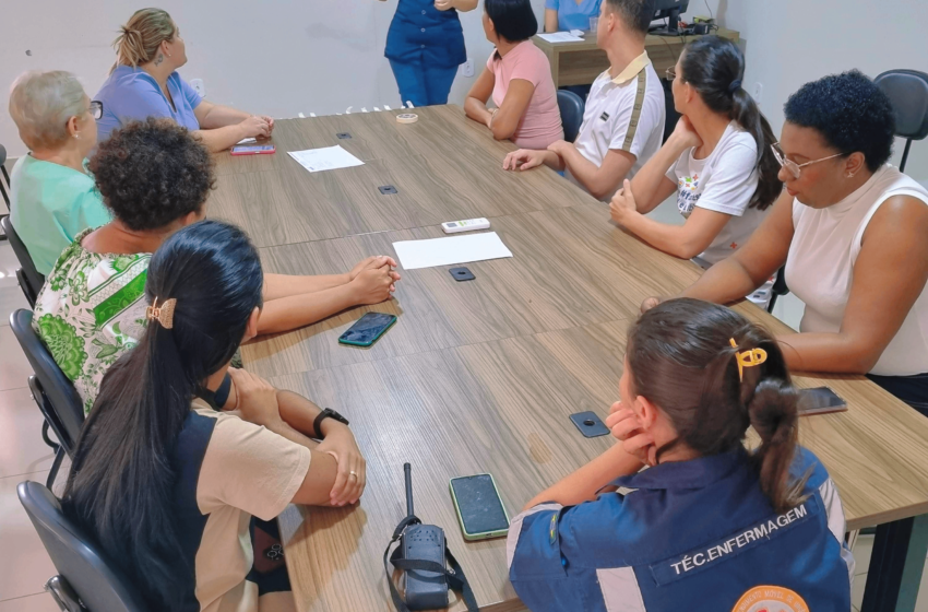  SAÚDE ORIENTA TÉCNICOS DE ENFERMAGEM DA SANTA CASA PARA ATENDIMENTO DE SUSPEITAS DE DENGUE